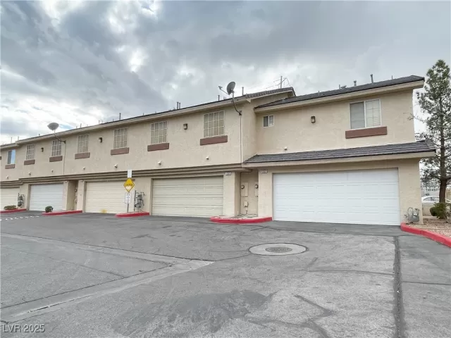 MLS: 2663936 Condo For Sale