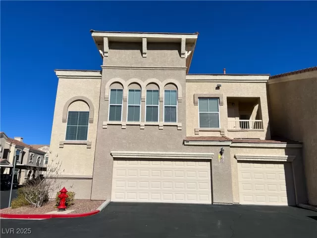 MLS: 2663942 Condo For Sale