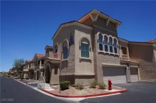 Photo #1: 2663942 Listing 