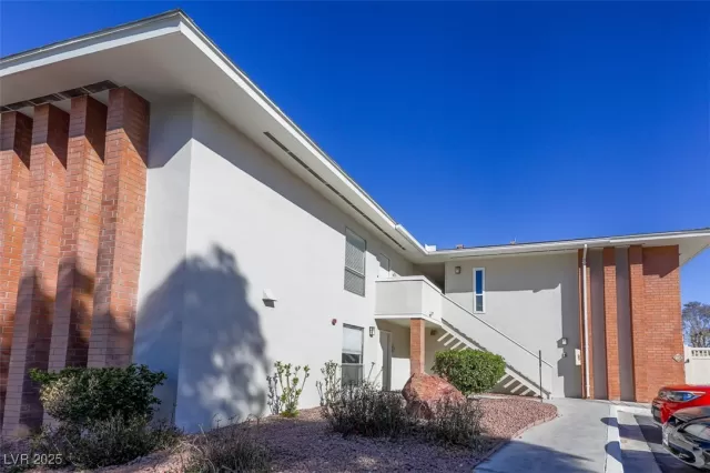 MLS: 2664022 Condo For Sale