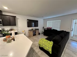 Photo #4: 2664052 Listing