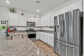 Photo #3: 2664054 Listing 