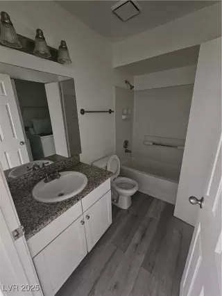 Photo #1: 2664056 Listing 