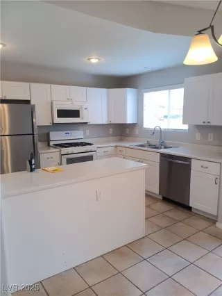 Photo #6: 2664077 Listing 