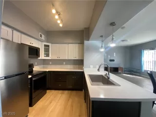 Photo #6: 2664096 Listing 