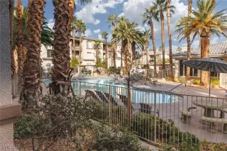 Photo #4: 2664118 Listing 