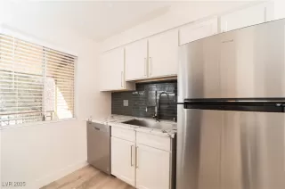 Photo #6: 2664139 Listing