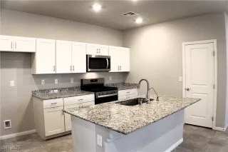 Photo #4: 2664202 Listing