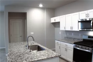 Photo #5: 2664202 Listing