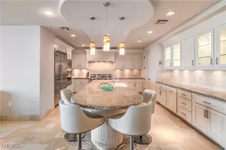 Photo #2: 2664217 Listing 