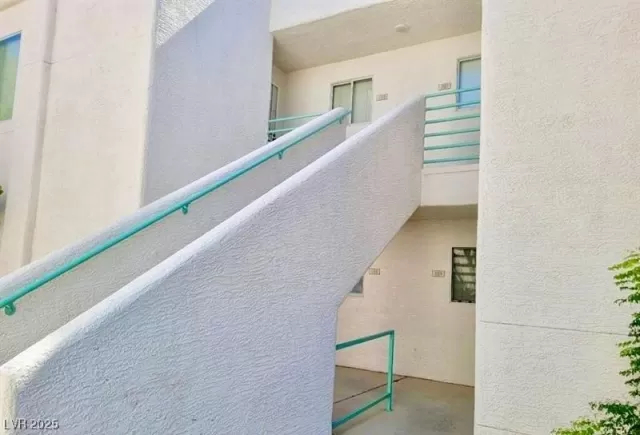 MLS: 2664231 Condo For Sale