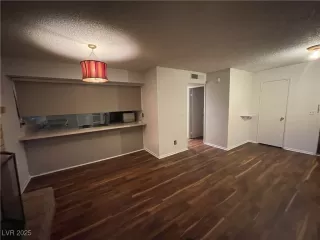 Photo #3: 2664272 Listing 