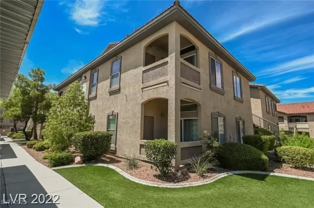 MLS: 2664281 Condo For Sale