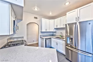 Photo #5: 2664299 Listing 