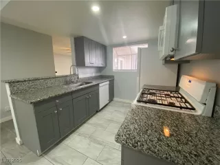 Photo #1: 2664301 Listing 