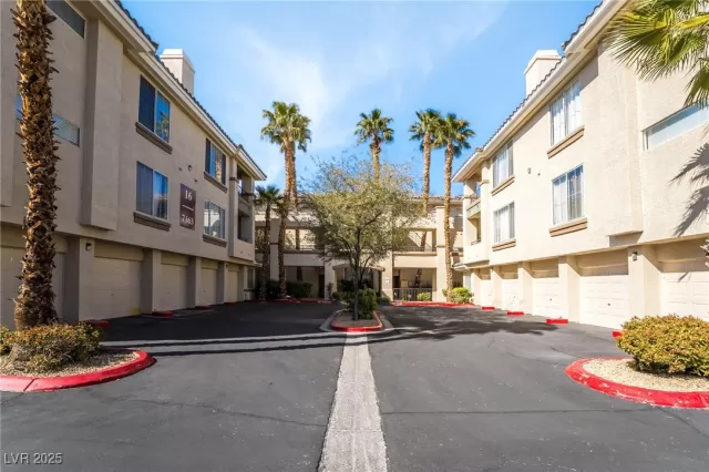 MLS: 2664305 Condo For Sale