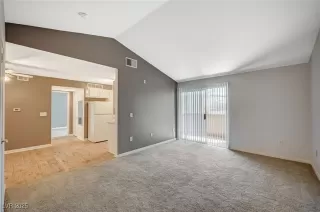 Photo #5: 2664324 Listing