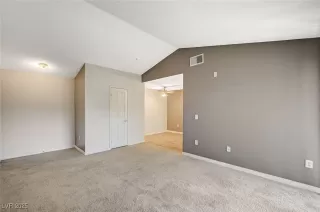 Photo #6: 2664324 Listing