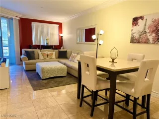 Photo #1: 2664338 Listing 