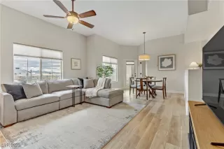 Photo #2: 2664369 Listing