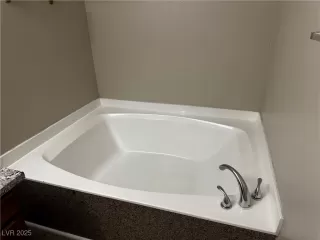 Photo #6: 2664387 Listing 