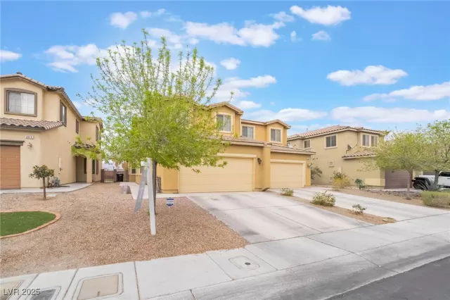 MLS: 2664436 Condo For Sale