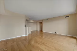 Photo #4: 2664455 Listing