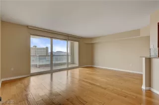 Photo #5: 2664455 Listing