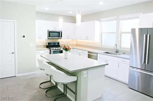 MLS: 2664467 Condo For Sale