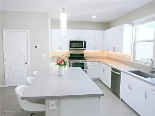 Photo #3: 2664467 Listing 