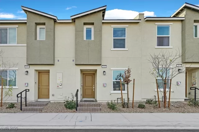 MLS: 2664492 Condo For Sale