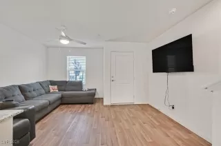 Photo #2: 2664492 Listing