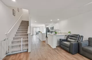 Photo #3: 2664492 Listing