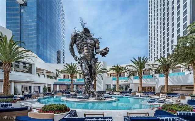 MLS: 2664514 Condo For Sale