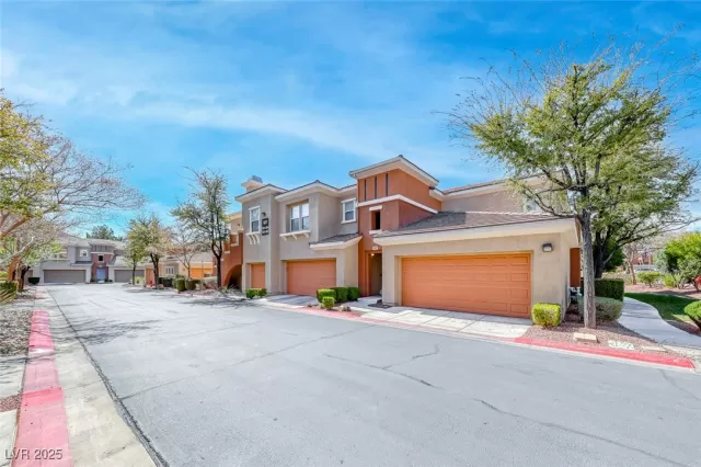 MLS: 2664533 Condo For Sale