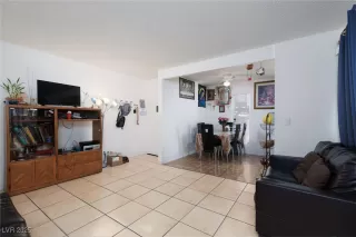 Photo #3: 2664541 Listing