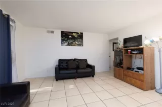 Photo #5: 2664541 Listing