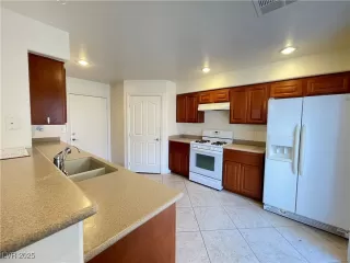 Photo #2: 2664570 Listing 