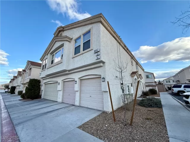 MLS: 2664682 Condo For Sale