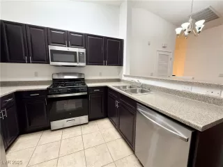 Photo #2: 2664682 Listing 