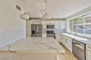 Photo #4: 2664693 Listing 