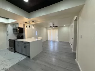 Photo #2: 2664725 Listing 