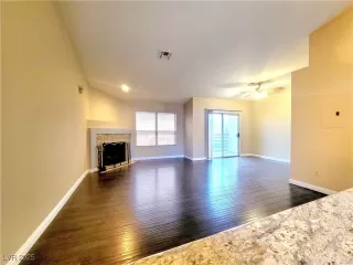 Photo #1: 2664853 Listing 