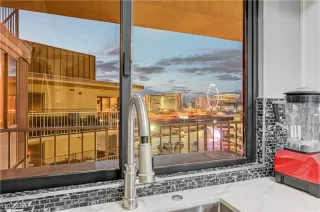 Photo #3: 2664869 Listing