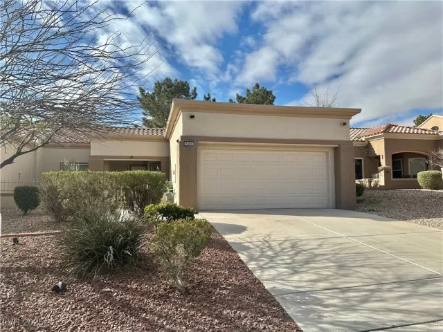 MLS: 2664907 Condo For Sale