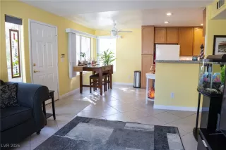 Photo #5: 2664913 Listing