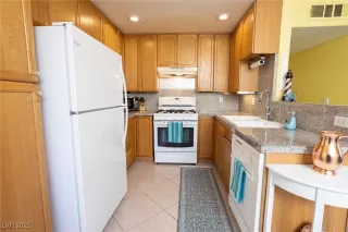 Photo #6: 2664913 Listing