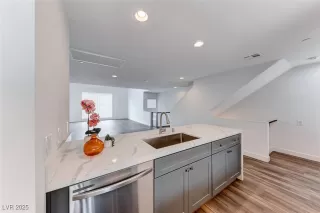 Photo #3: 2664921 Listing 