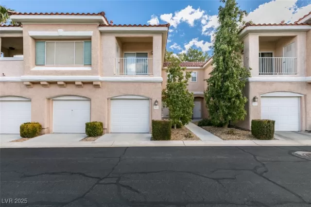 MLS: 2664931 Condo For Sale