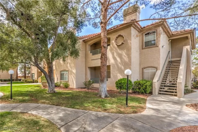 MLS: 2664932 Condo For Sale